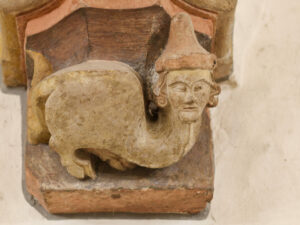 Judenfeindliche Konsolfigur (A), Kirche Mariä Heimsuchung, Warburg (Altstadt)