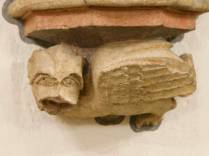 Skulptur D der Figurengruppe im unteren Turmraum der Kirche Mariä Heimsuchung, Warburg (Altstadt)