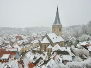 Blick auf die Kirche Mariä Heimsuchung, Warburg (Altstadt)
