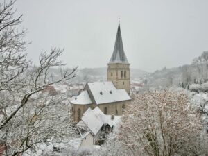 Blick auf die Kirche Mariä Heimsuchung, Warburg (Altstadt)