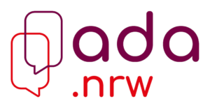 Logo mit zwei sich überlappenden Chatblasen in Rot und Lila auf der linken Seite und dem Text ada in fettem Lila und .nrw in Rot darunter auf transparentem Hintergrund. (Text mit KI erstellt)