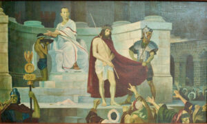 Ein Gemälde zeigt Pontius Pilatus, der sitzend Jesus ankündigt, der mit einer Dornenkrone, einem roten Mantel und einem Soldaten dasteht. Eine Menschenmenge gestikuliert in Richtung Jesus vor einer historischen, antiken Kulisse. (Text mit KI erstellt)