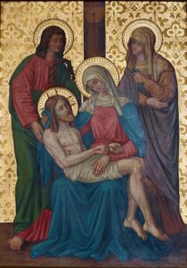 Religiöse Ikonenmalerei, die eine Frau zeigt, die einen leblosen Mann im Arm hält, während hinter ihnen zwei weitere Figuren stehen. Alle vier sind mit goldenen Heiligenscheinen umgeben, und im Hintergrund ist ein kunstvolles goldenes Blumenmuster zu sehen. (Text mit KI erstellt)